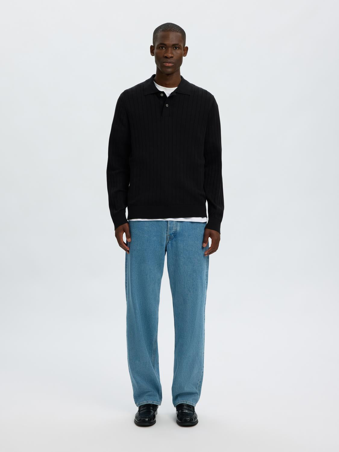 model_shot-front_full